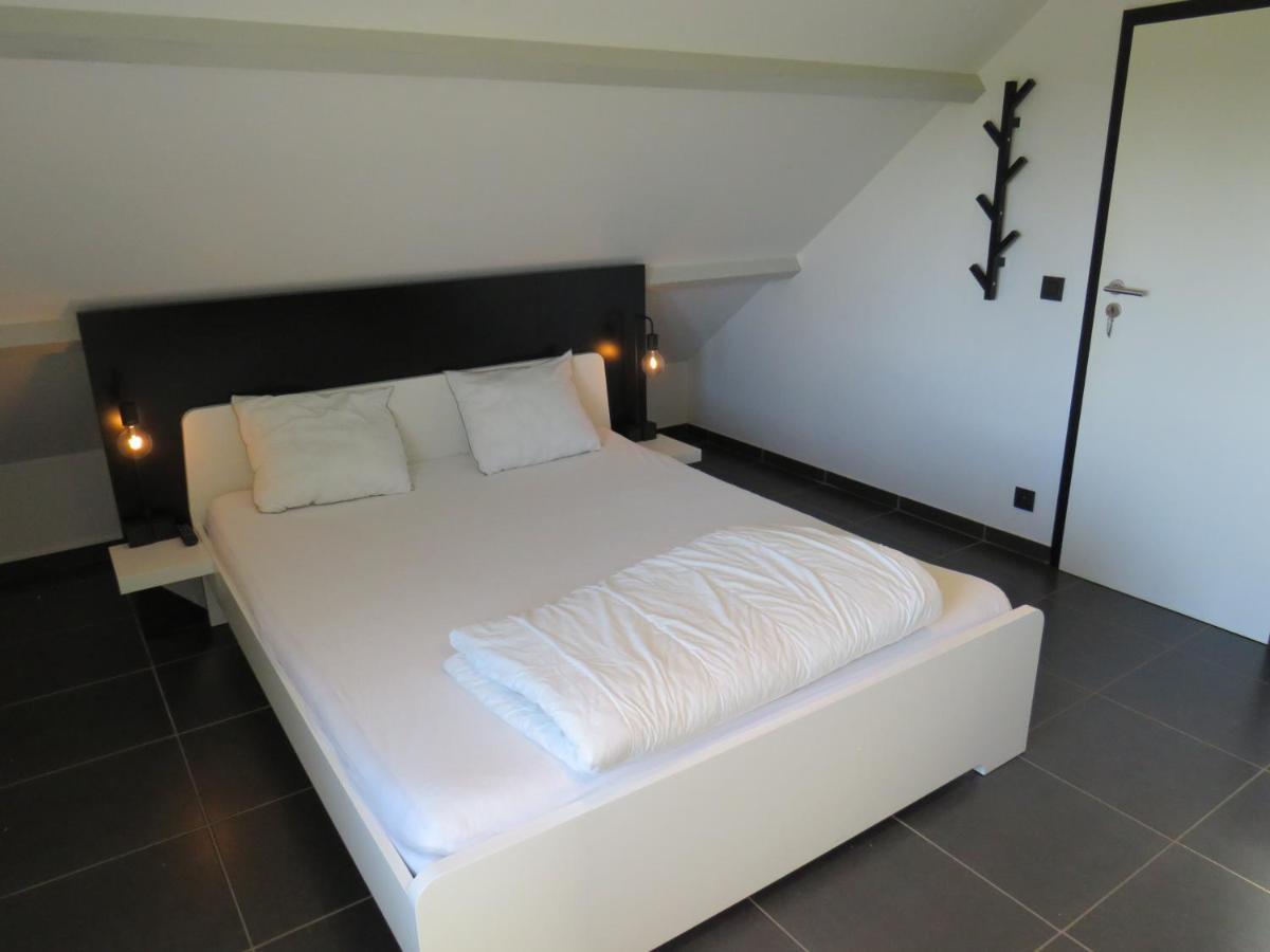 Sixine House * Ovifat